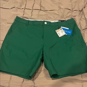 Men’s golf shorts